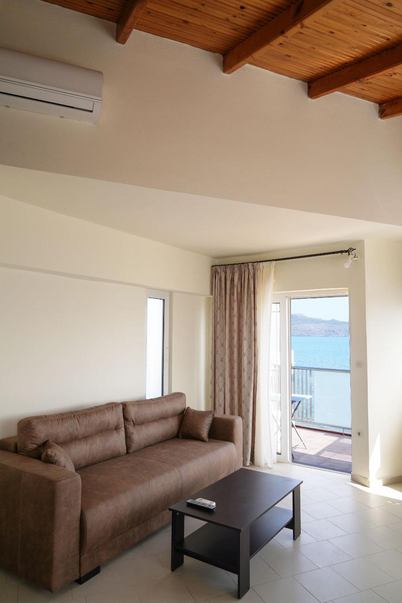 Cozy Corner Vs Beachfront Stalós Exteriér fotografie